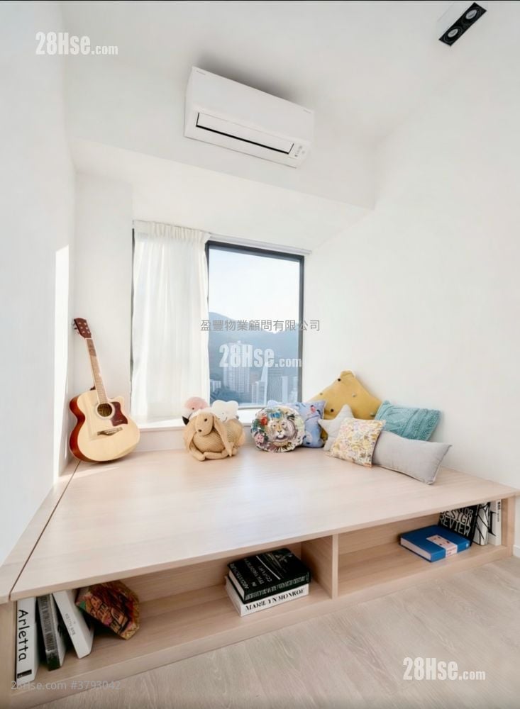 The Oakhill Rental 3 Bedrooms , 2 Bathrooms