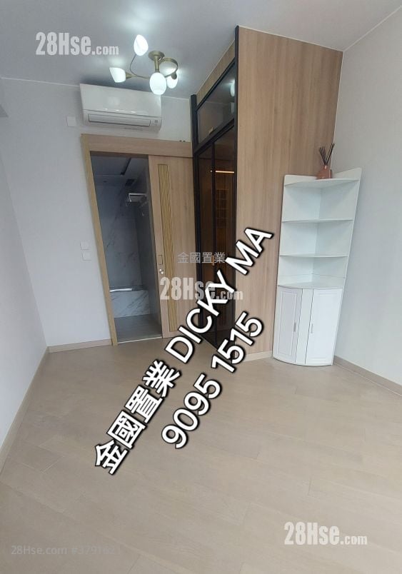 Arbour Rental 3 Bedrooms , 3 Bathrooms 752 ft²