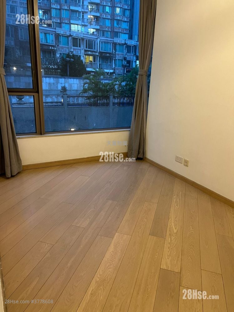 蔚林 租盘 4 房 , 3 浴室 826 平方尺