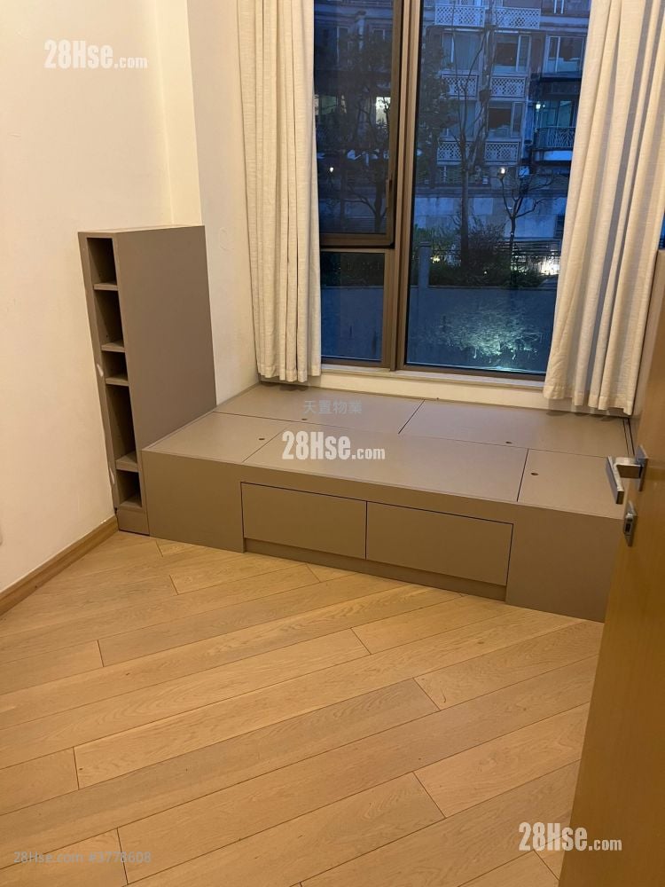 蔚林 租盘 4 房 , 3 浴室 826 平方尺