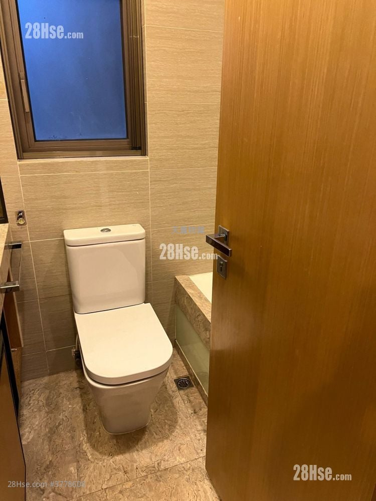 蔚林 租盘 4 房 , 3 浴室 826 平方尺