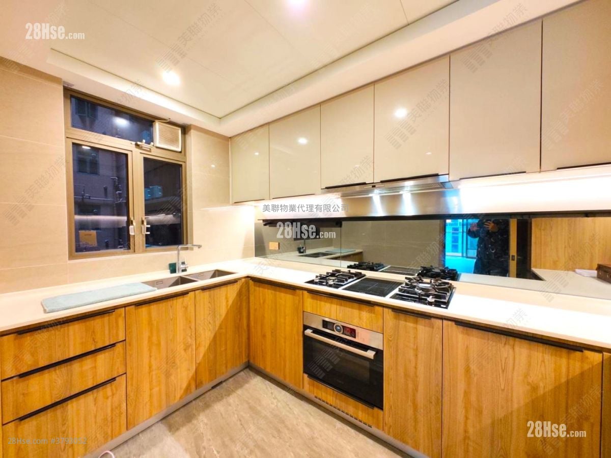 海日湾 II 售盘 3 房 1,033 平方尺