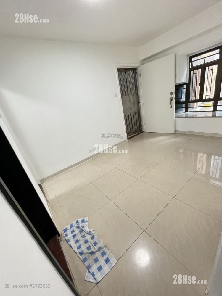 Royal Building Rental 3 Bedrooms , 1 Bathroom 372 ft²