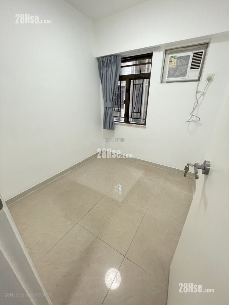 Royal Building Rental 3 Bedrooms , 1 Bathroom 372 ft²