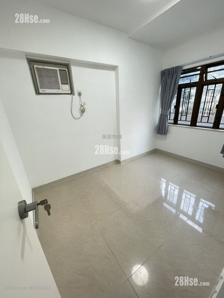 Royal Building Rental 3 Bedrooms , 1 Bathroom 372 ft²