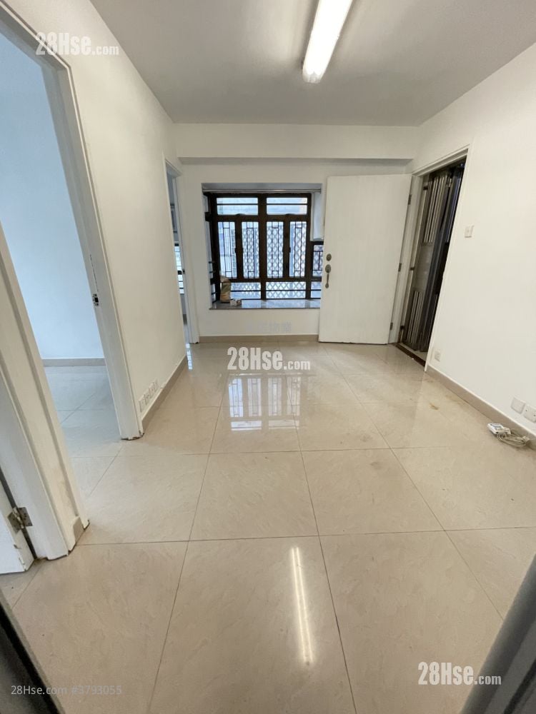 Royal Building Rental 3 Bedrooms , 1 Bathroom 372 ft²