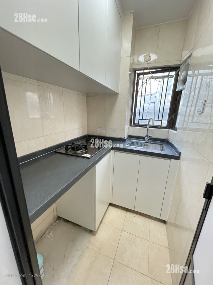 Royal Building Rental 3 Bedrooms , 1 Bathroom 372 ft²