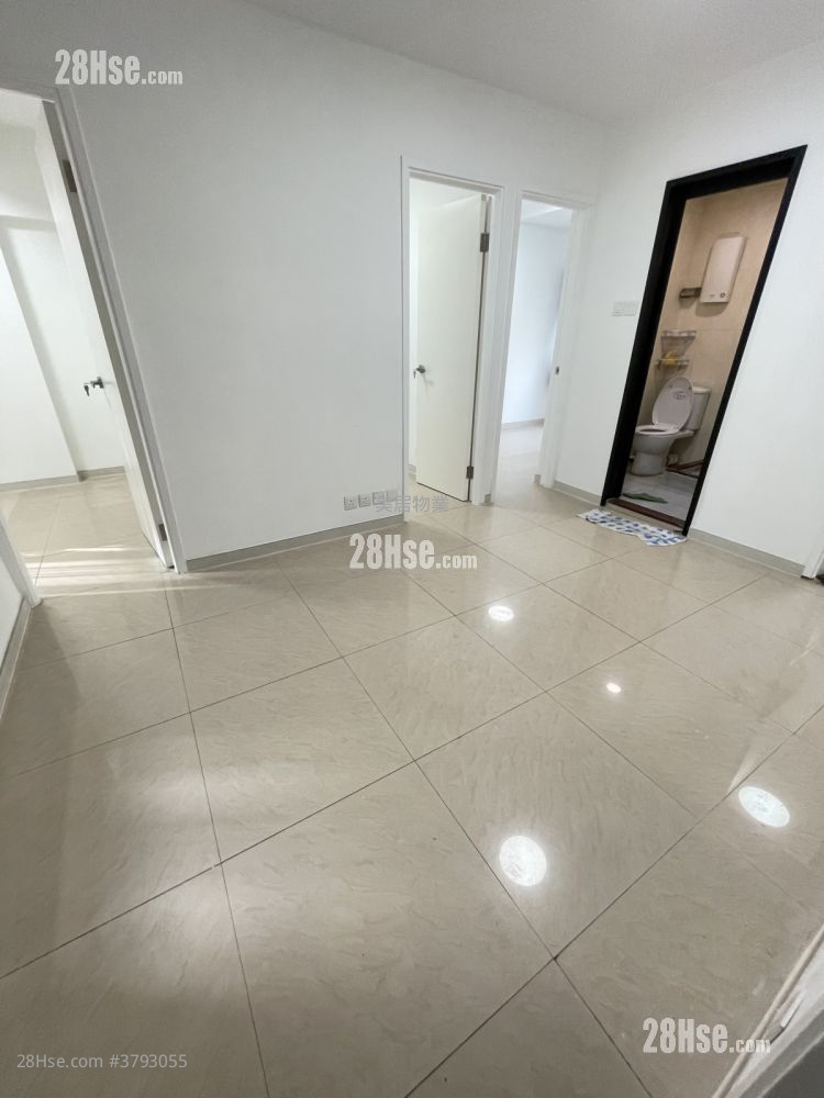 Royal Building Rental 3 Bedrooms , 1 Bathroom 372 ft²