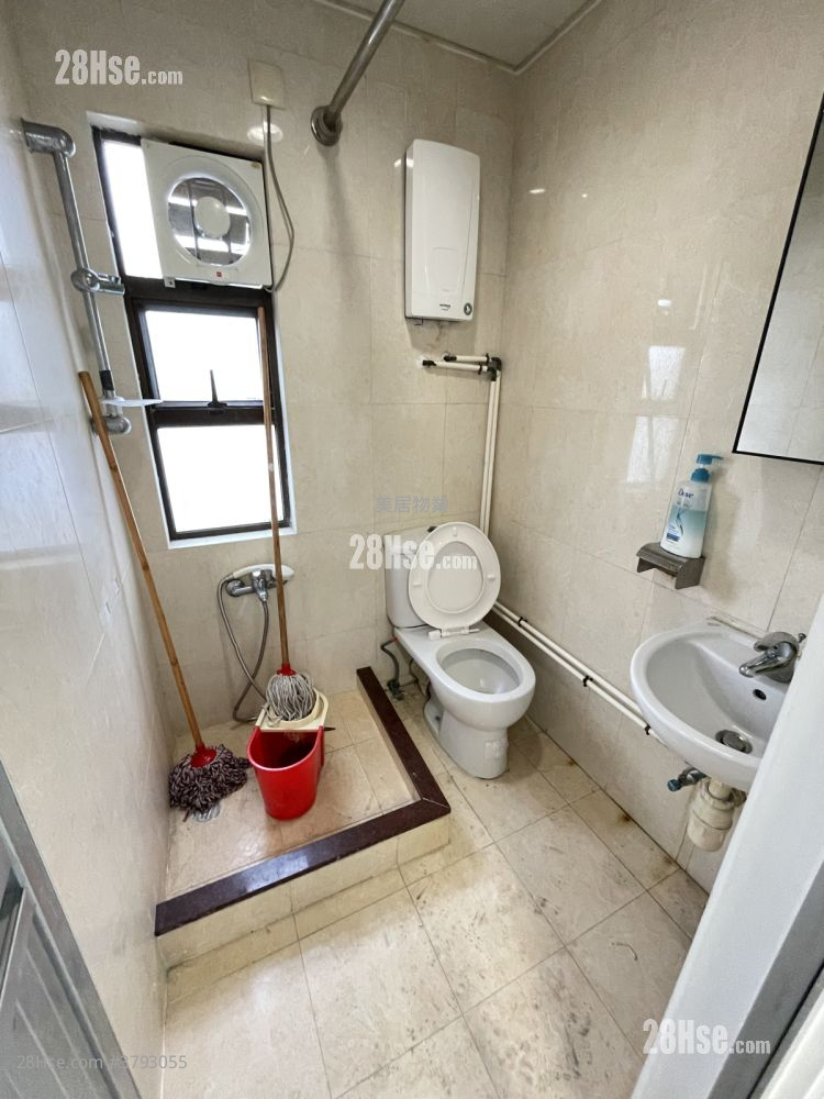 Royal Building Rental 3 Bedrooms , 1 Bathroom 372 ft²