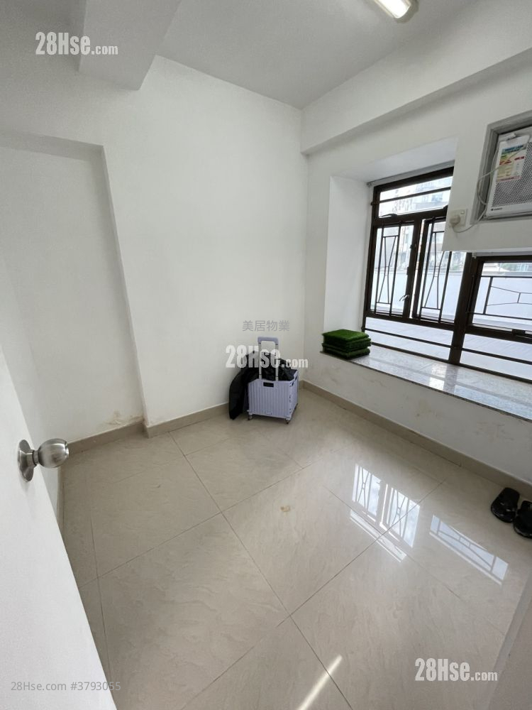 Royal Building Rental 3 Bedrooms , 1 Bathroom 372 ft²
