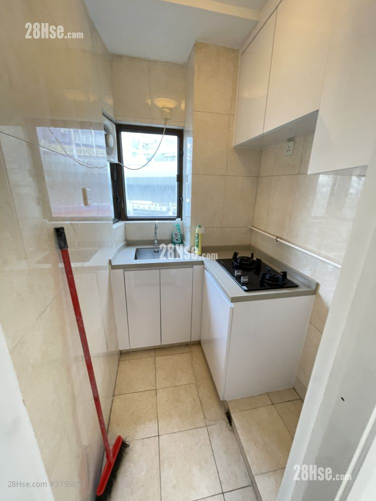 Royal Building Rental 3 Bedrooms , 1 Bathroom 372 ft²