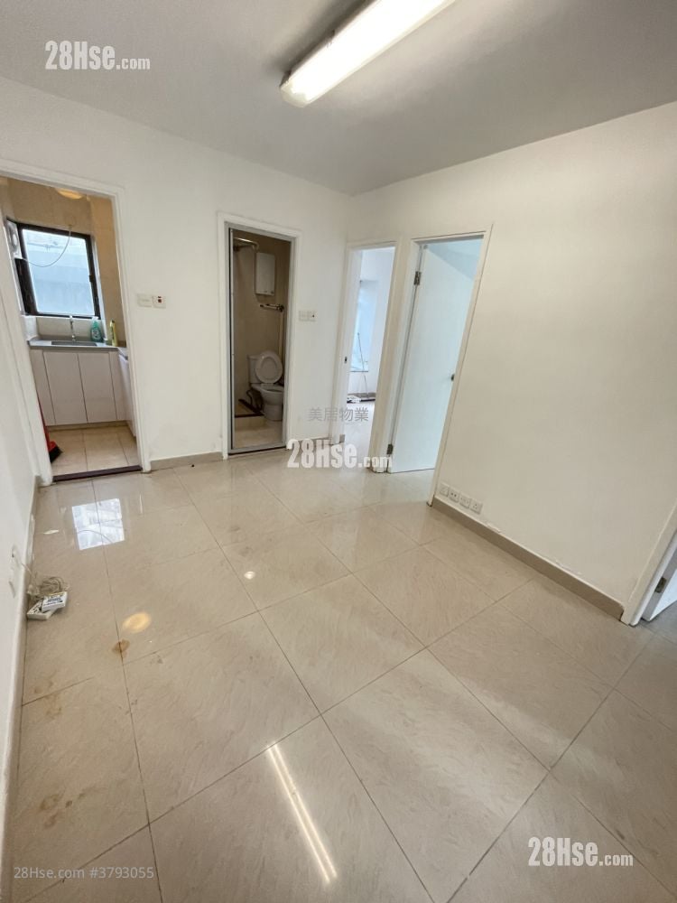 Royal Building Rental 3 Bedrooms , 1 Bathroom 372 ft²