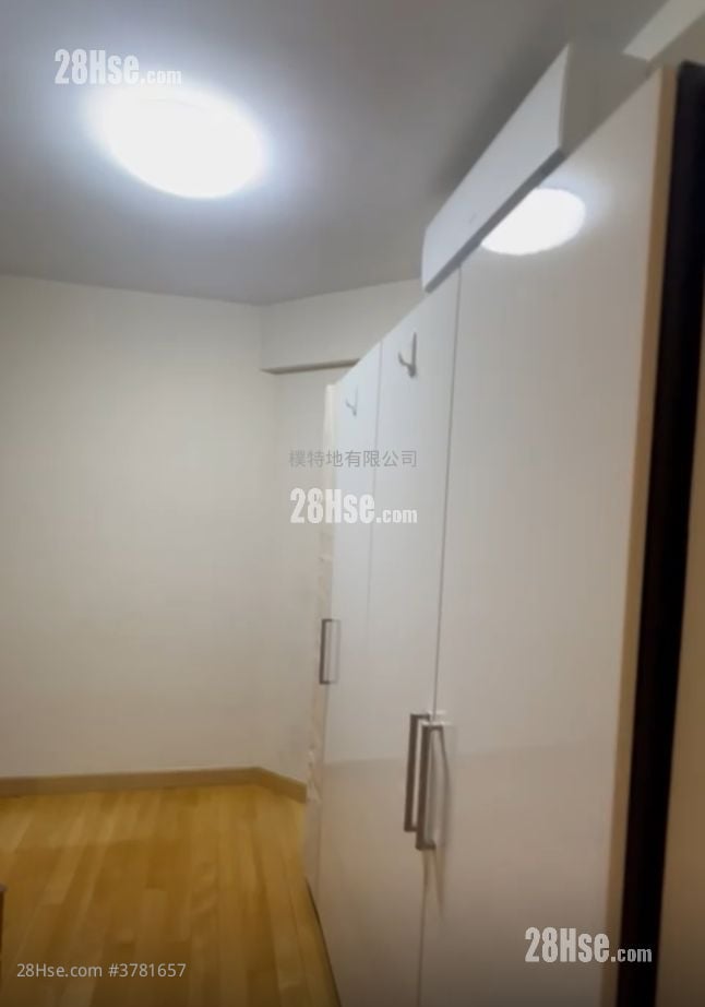 The Waterfront Rental 3 Bedrooms , 3 Bathrooms 934 ft²