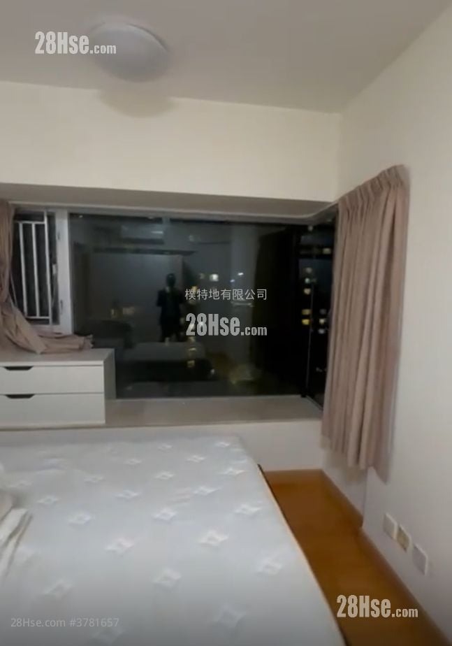 The Waterfront Rental 3 Bedrooms , 3 Bathrooms 934 ft²