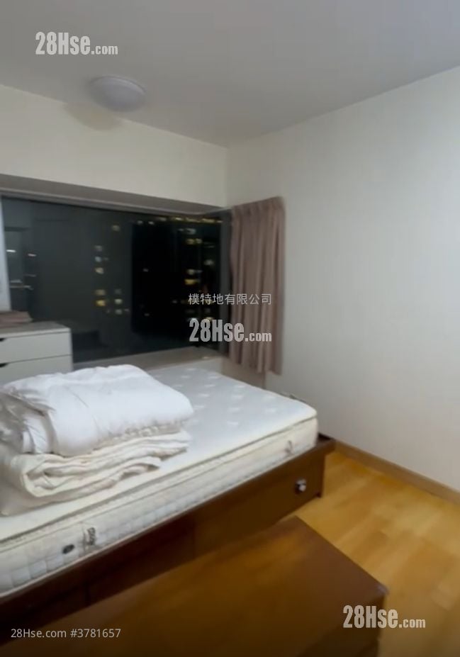 The Waterfront Rental 3 Bedrooms , 3 Bathrooms 934 ft²