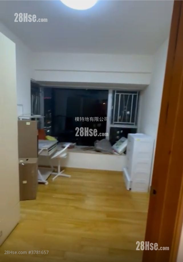 The Waterfront Rental 3 Bedrooms , 3 Bathrooms 934 ft²