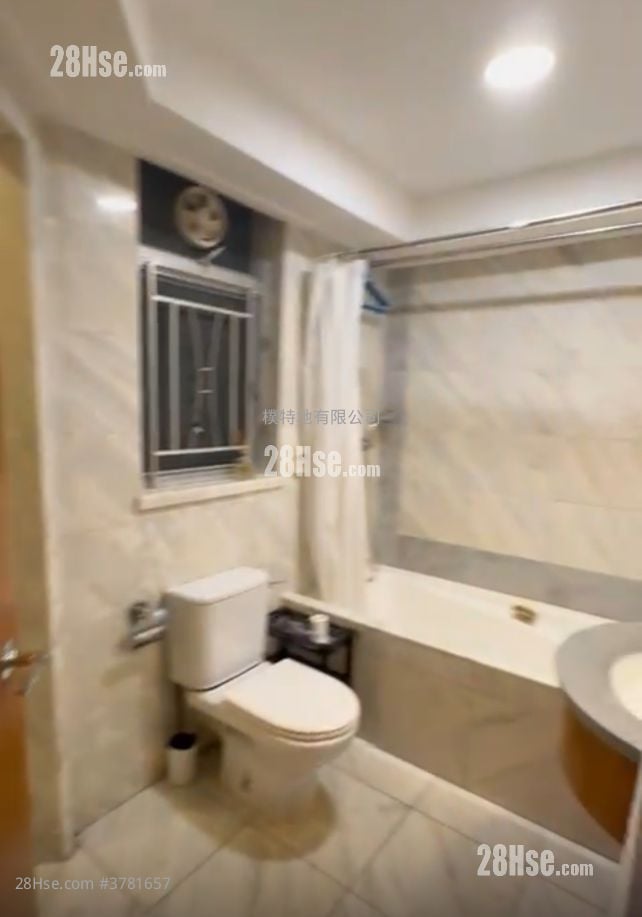 The Waterfront Rental 3 Bedrooms , 3 Bathrooms 934 ft²