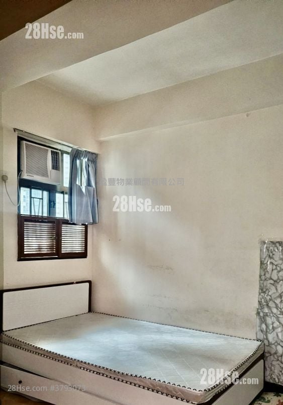 Yue King Building Sell 2 Bedrooms , 1 Bathroom 580 ft²