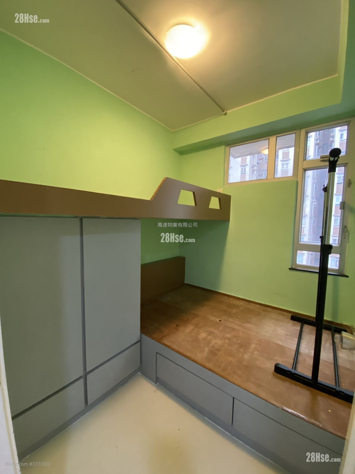 Carado Garden Sell 3 Bedrooms , 1 Bathroom 593 ft²