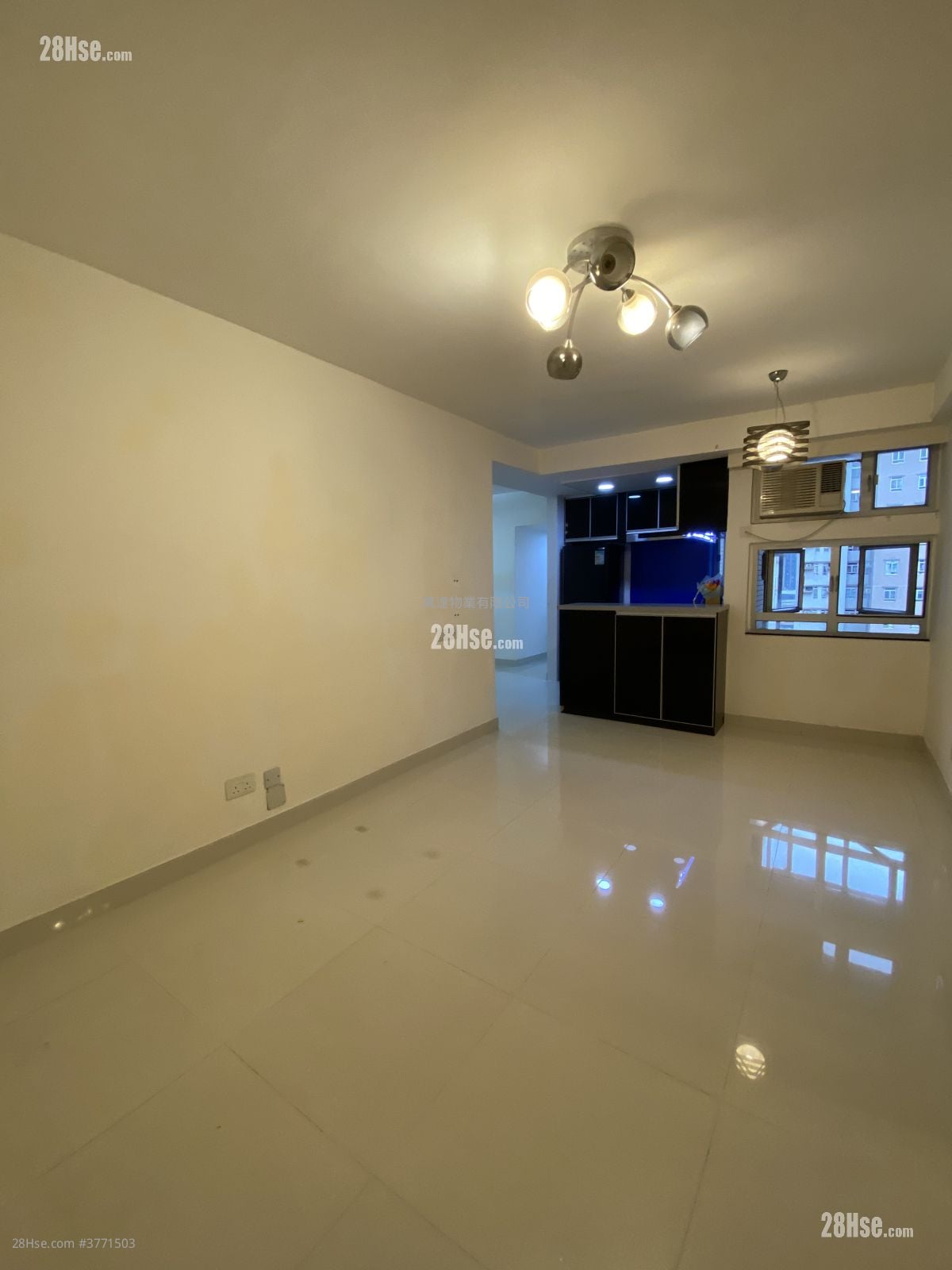 Carado Garden Sell 3 Bedrooms , 1 Bathroom 593 ft²