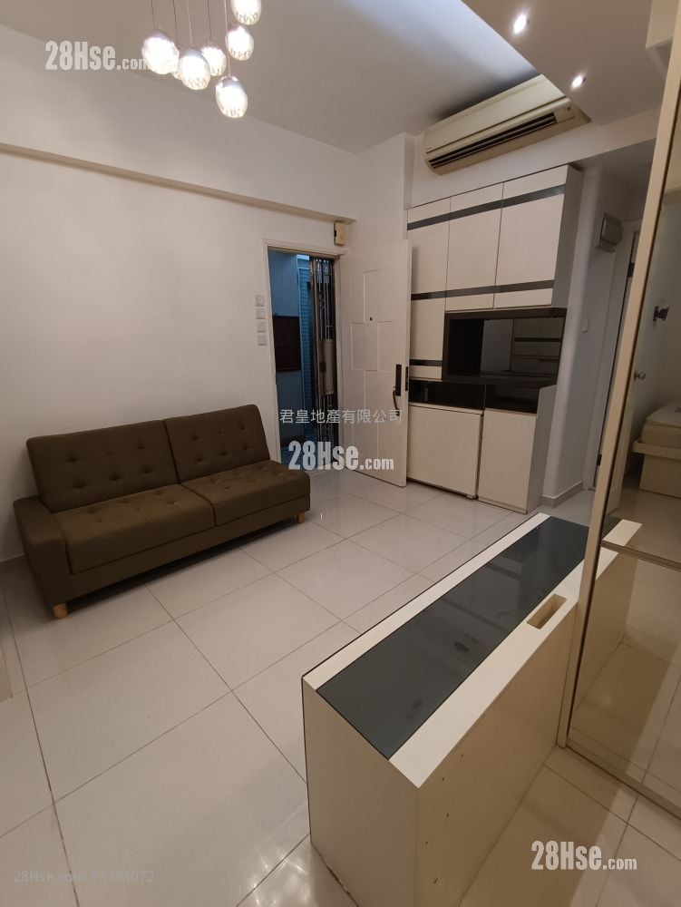 Hung Tak Building Rental 2 Bedrooms , 1 Bathroom 404 ft²