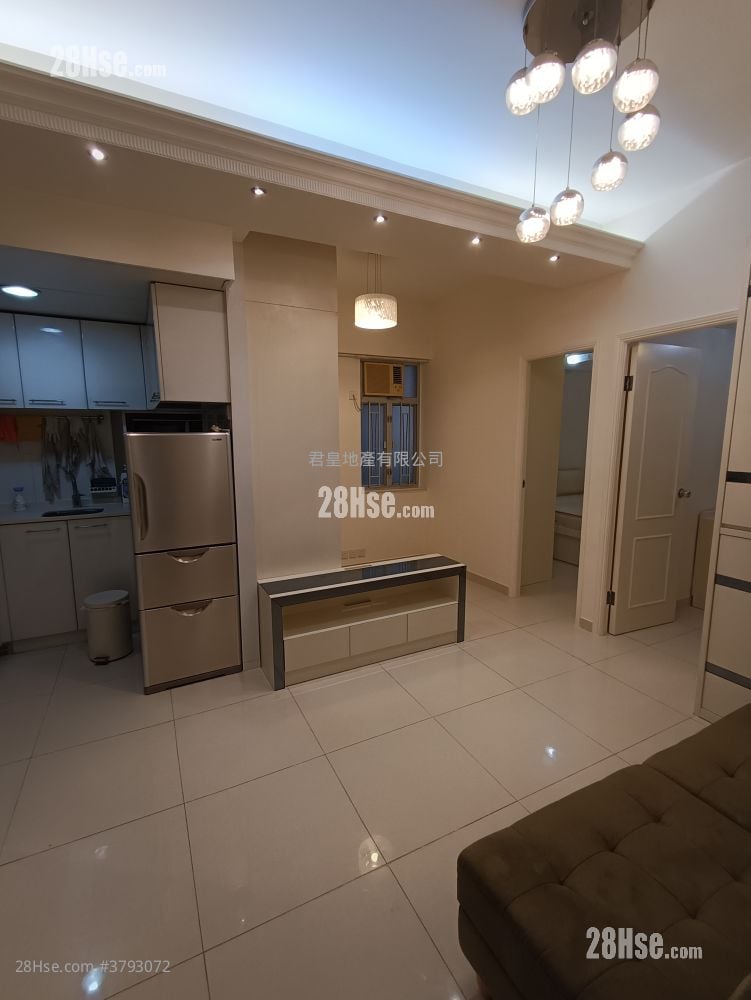 Hung Tak Building Rental 2 Bedrooms , 1 Bathroom 404 ft²