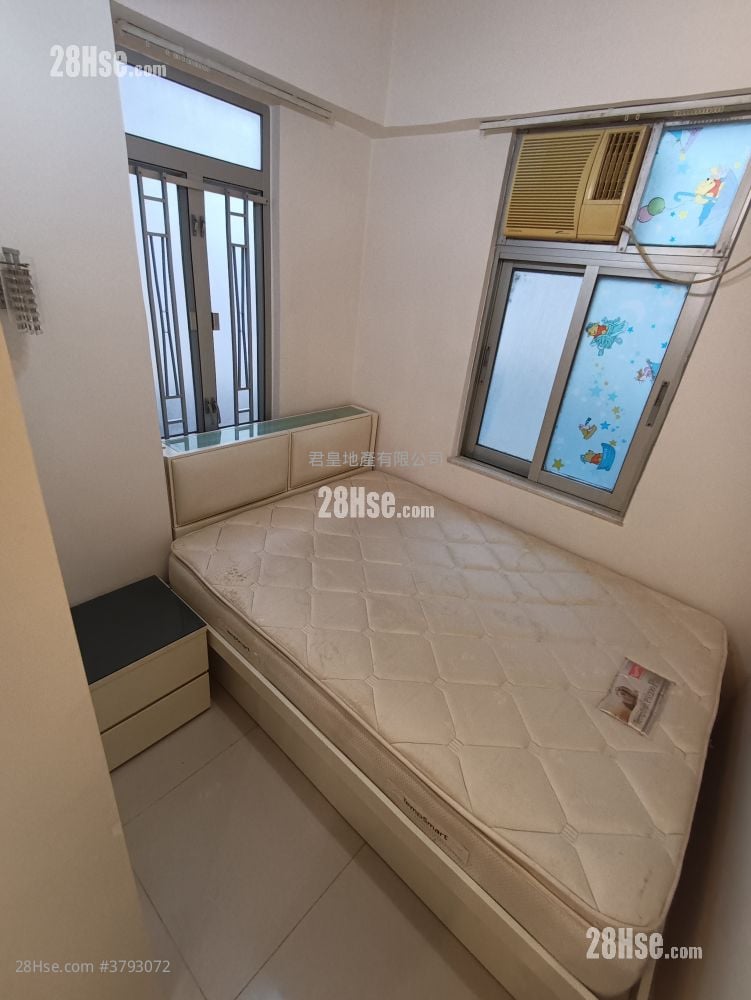 Hung Tak Building Rental 2 Bedrooms , 1 Bathroom 404 ft²