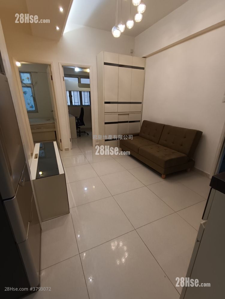 Hung Tak Building Rental 2 Bedrooms , 1 Bathroom 404 ft²