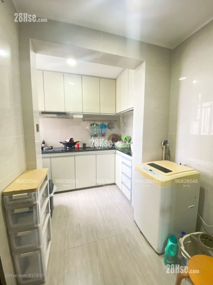 Kam Fung Court Sell 3 Bedrooms , 2 Bathrooms 647 ft²