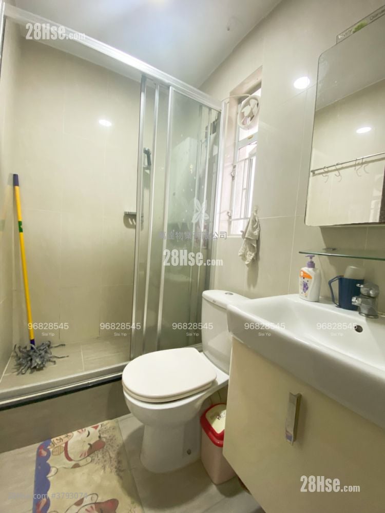 Kam Fung Court Sell 3 Bedrooms , 2 Bathrooms 647 ft²