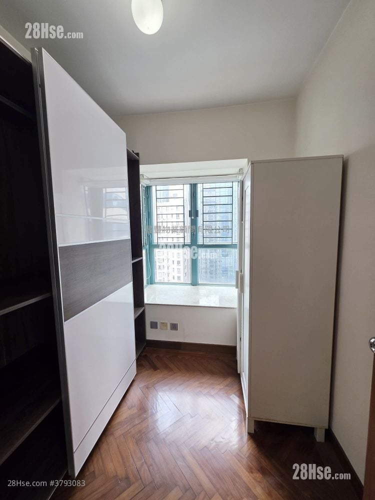 The Grandeur Rental 2 Bedrooms , 1 Bathroom 391 ft²