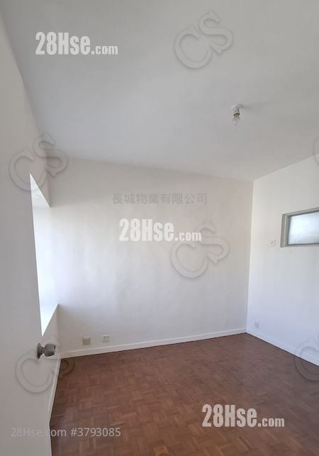 Park Vale Sell 3 Bedrooms , 1 Bathroom 561 ft²