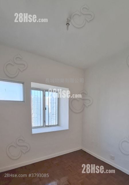 Park Vale Sell 3 Bedrooms , 1 Bathroom 561 ft²