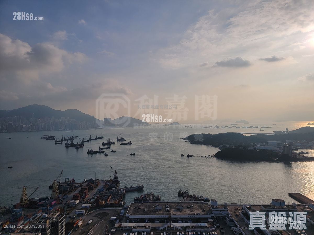 Cullinan West Sell 4 Bedrooms , 4 Bathrooms 1,342 ft²