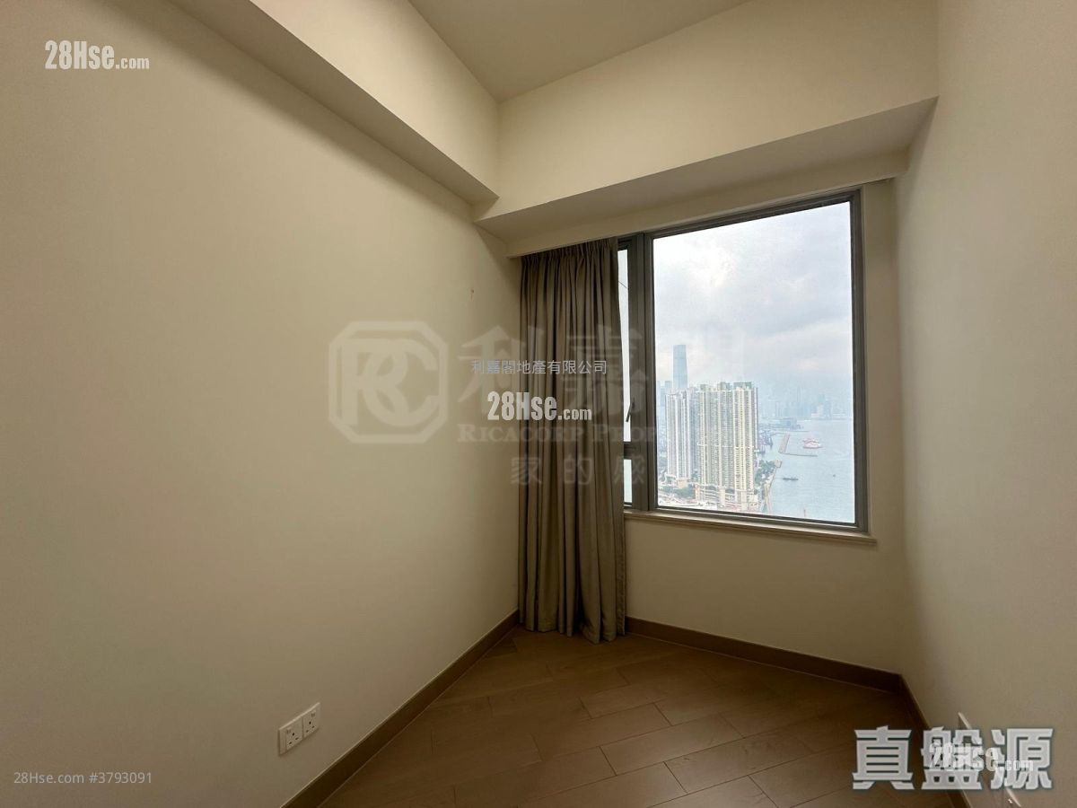 Cullinan West Sell 4 Bedrooms , 4 Bathrooms 1,342 ft²