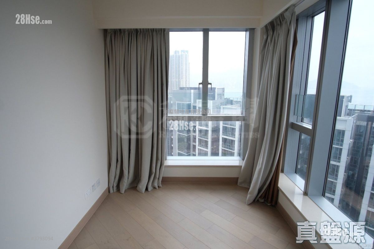 Cullinan West Sell 4 Bedrooms , 4 Bathrooms 1,327 ft²