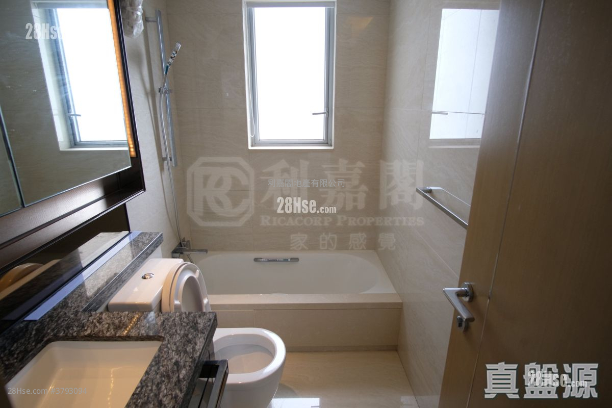 Cullinan West Sell 4 Bedrooms , 4 Bathrooms 1,327 ft²