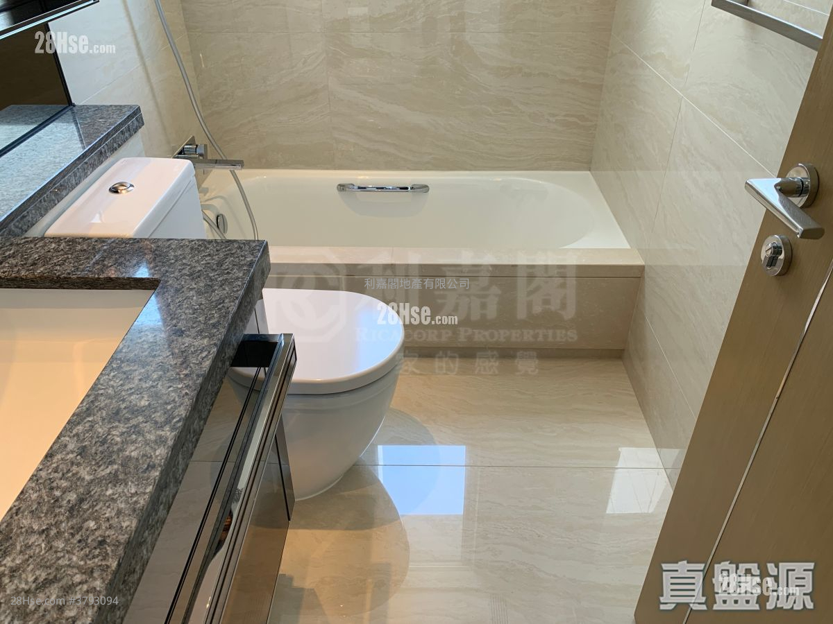 Cullinan West Sell 4 Bedrooms , 4 Bathrooms 1,327 ft²