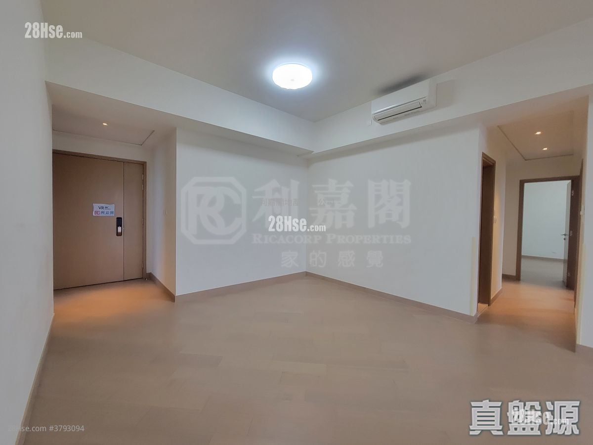 Cullinan West Sell 4 Bedrooms , 4 Bathrooms 1,327 ft²