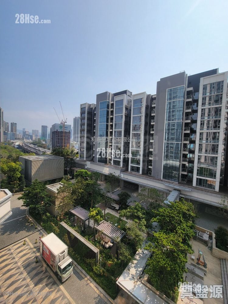 Cullinan West Sell 4 Bedrooms , 4 Bathrooms 1,327 ft²