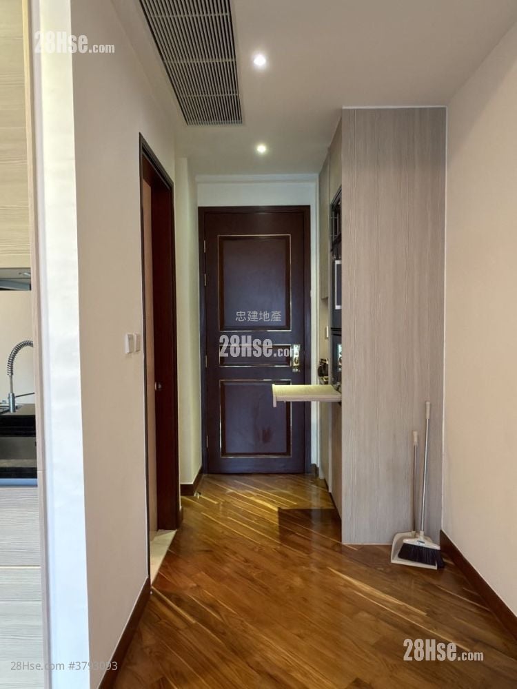 The Avenue Rental Studio , 1 Bathroom 340 ft²