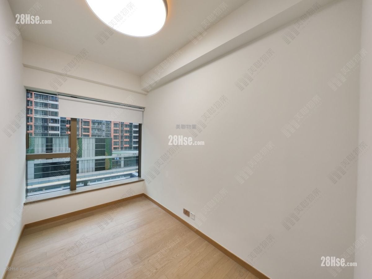 Centra Horizon Sell 3 Bedrooms , 3 Bathrooms 1,033 ft²