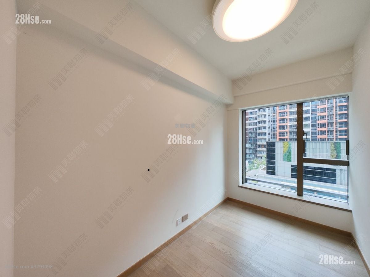 Centra Horizon Sell 3 Bedrooms , 3 Bathrooms 1,033 ft²