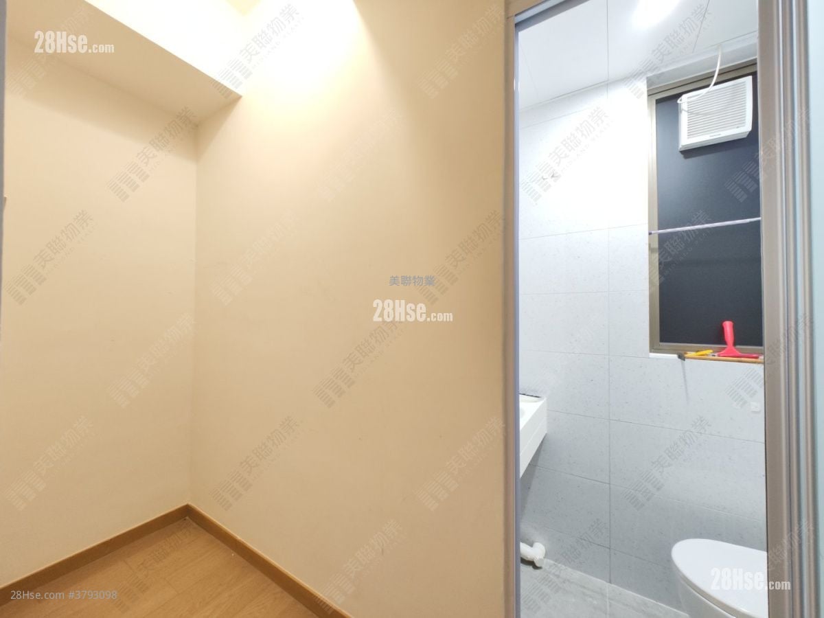 Centra Horizon Sell 3 Bedrooms , 3 Bathrooms 1,033 ft²