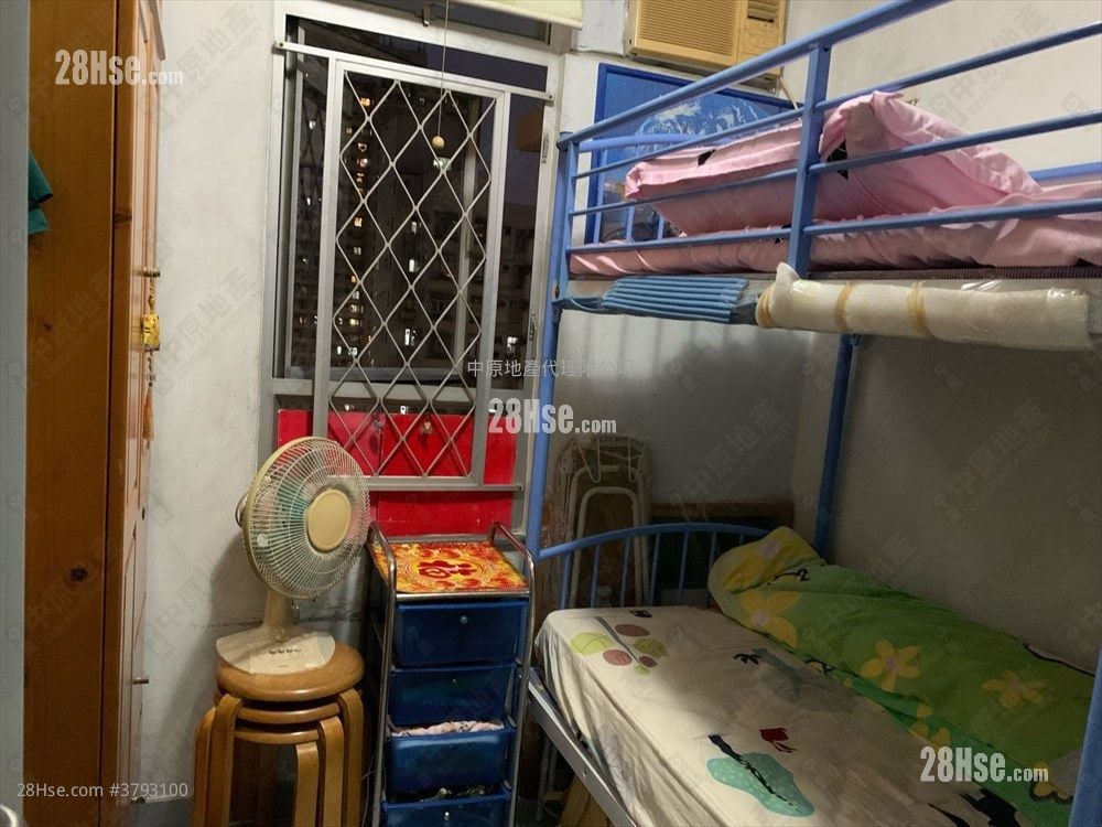 Fung Ting Court Sell 3 Bedrooms , 2 Bathrooms 661 ft²