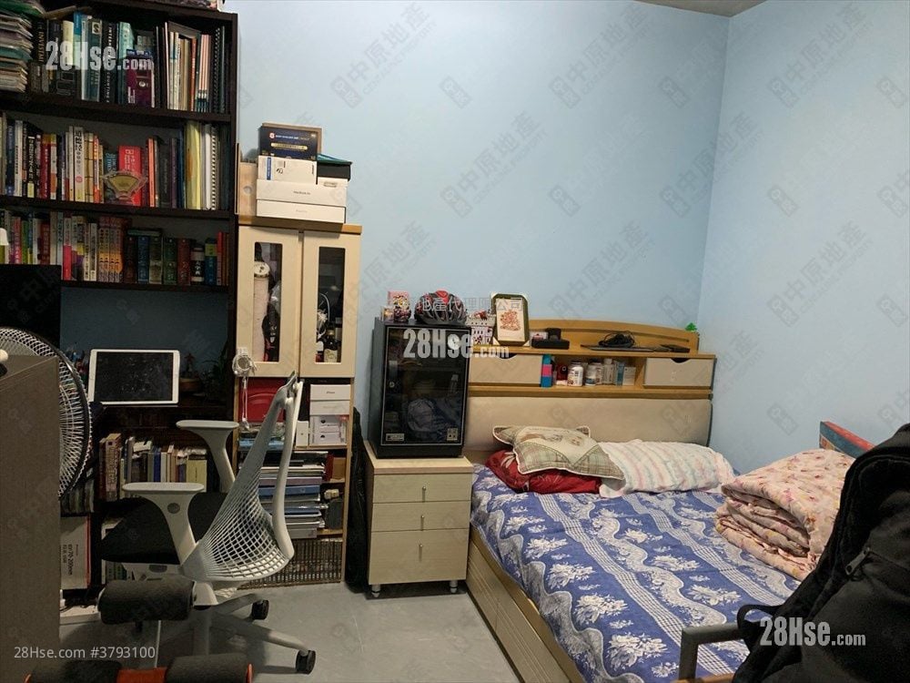 Fung Ting Court Sell 3 Bedrooms , 2 Bathrooms 661 ft²