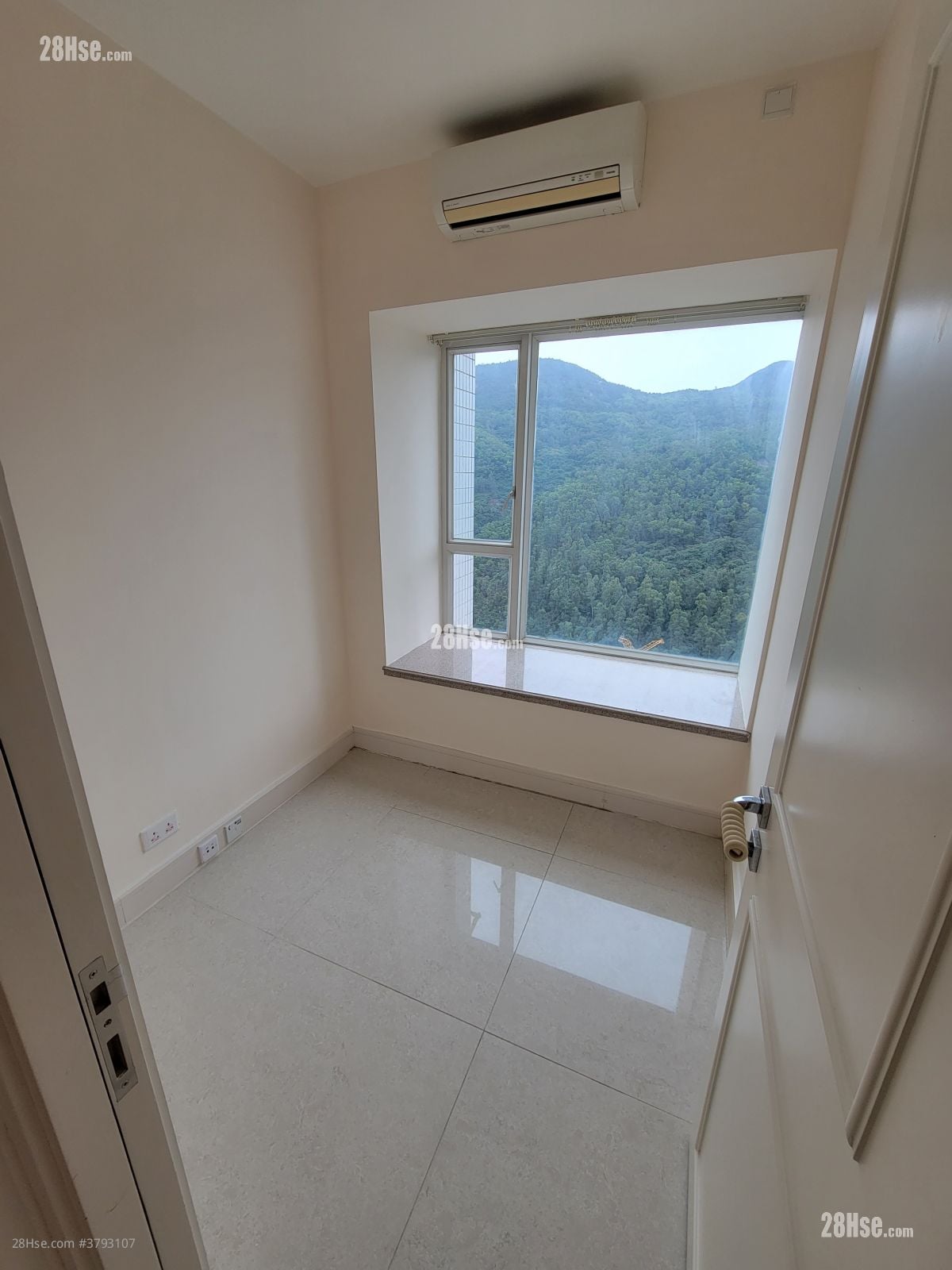 领凯 售盘 3 房 , 2 浴室 729 平方尺