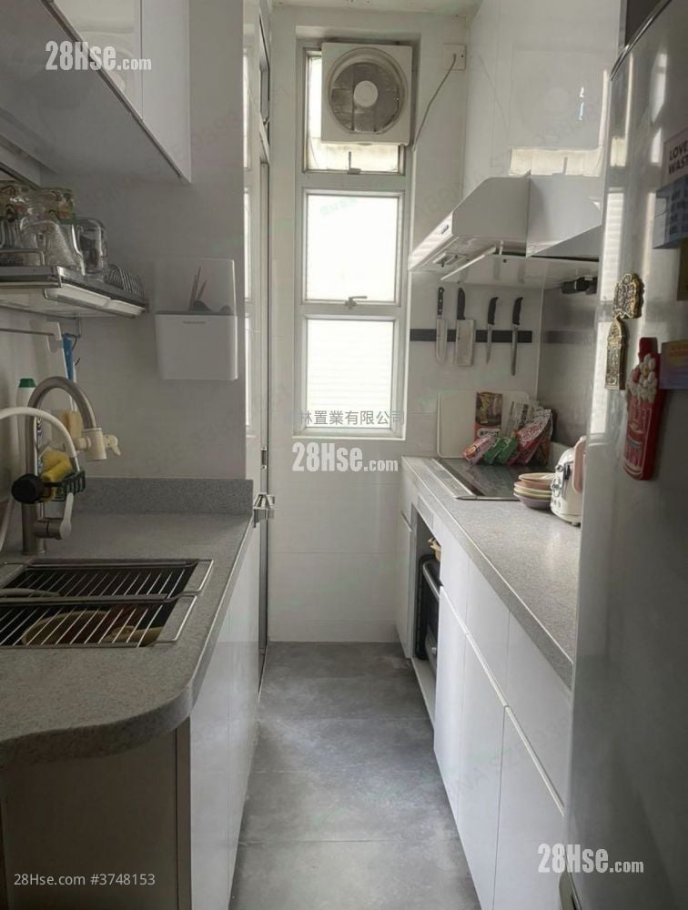 Yau Chui Court Sell 3 Bedrooms , 1 Bathroom 553 ft²