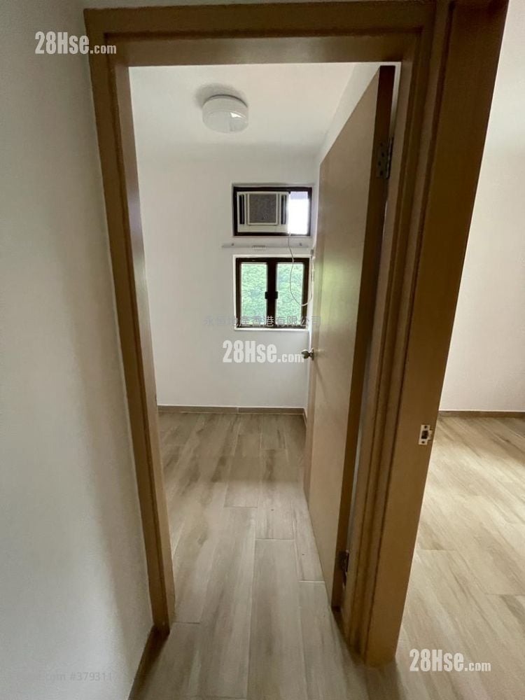 Bedford Gardens Rental 2 Bedrooms , 1 Bathroom 410 ft²