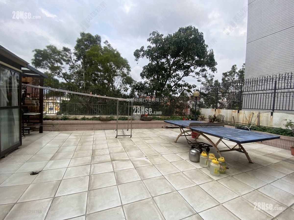 Village Gardens Sell 3 Bedrooms , 2 Bathrooms 1,155 ft²